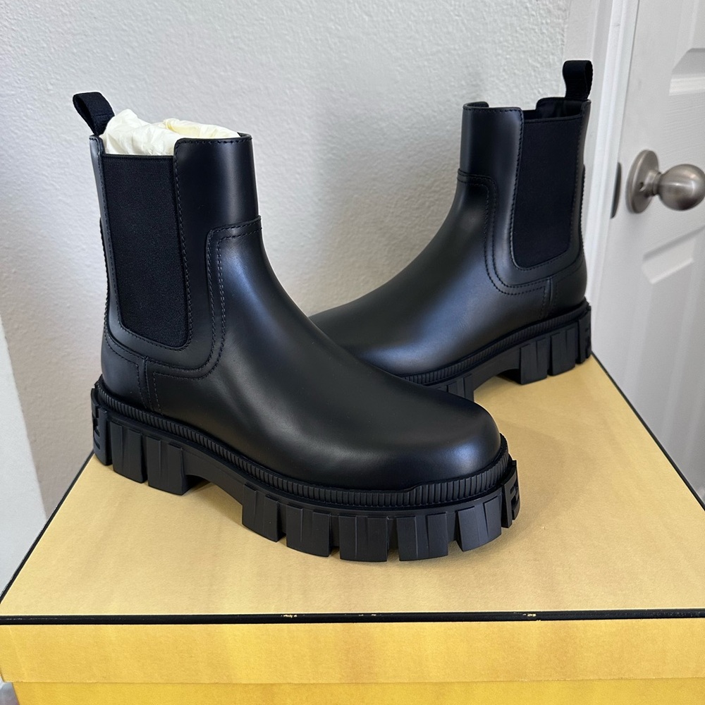 Fendi Leather Ankle boots